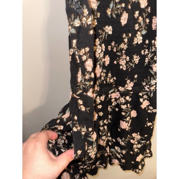 AMERICAN Eagle Outfitters Floral Print Romper - Size XS - Picture 3 of 5